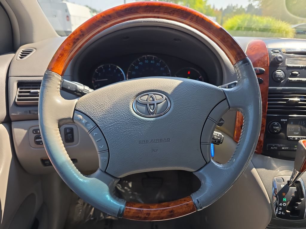 Used 2006 Toyota Sienna XLE Limited FWD image 18