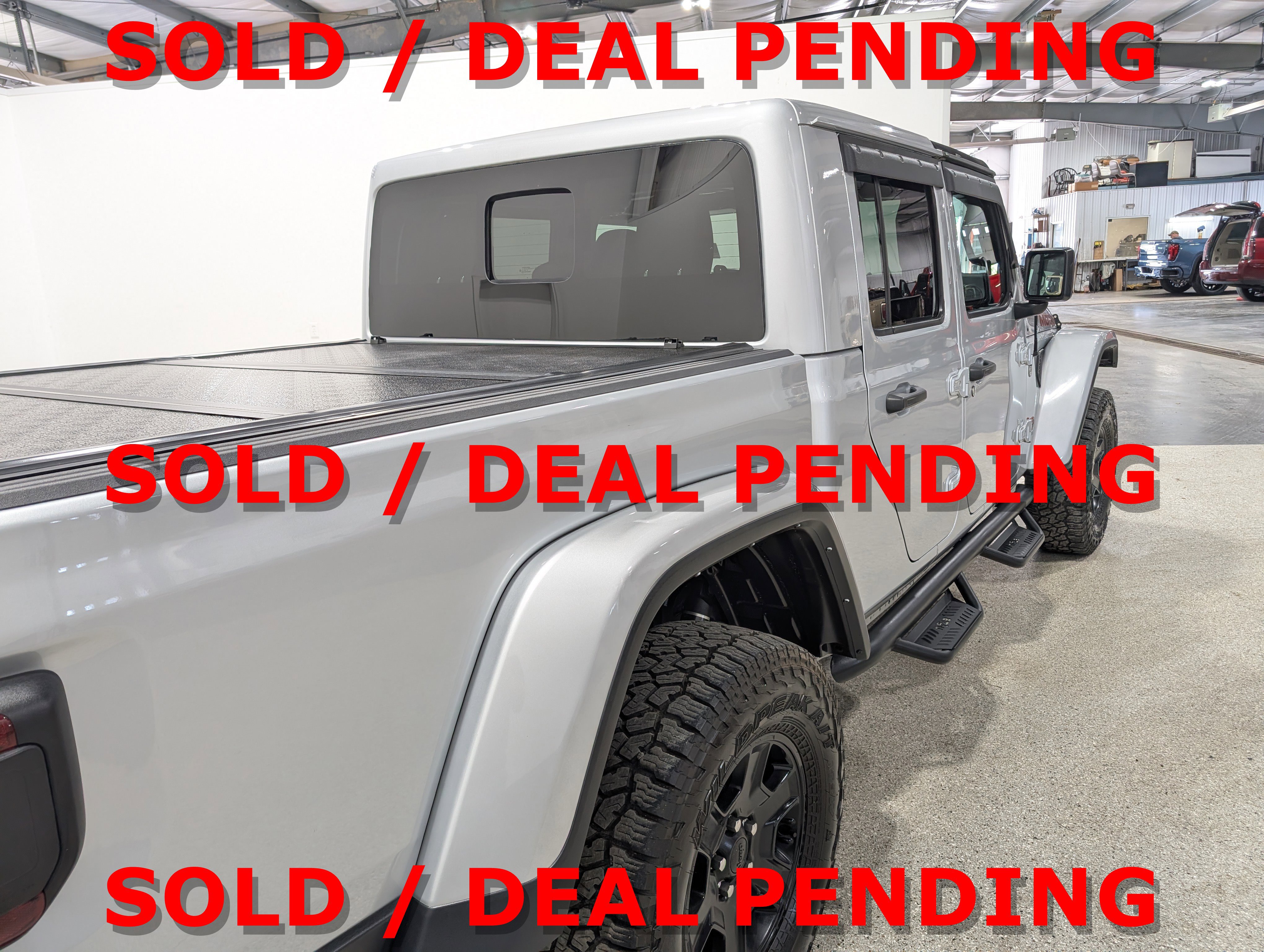 Used 2022 Jeep Gladiator Mojave w/ LED Lighting Group AWD/4WD image 3