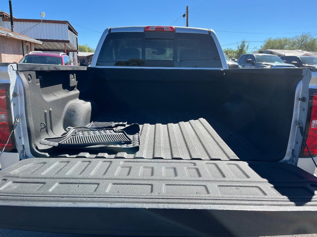Used 2015 Chevrolet Silverado 1500 LTZ Z71 w/ LTZ Plus Package AWD/4WD image 30