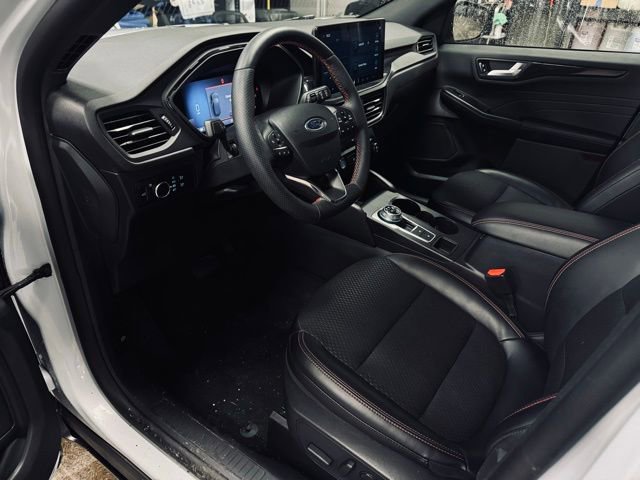 Used 2025 Ford Escape ST-Line w/ Tech Pack #1 image 15