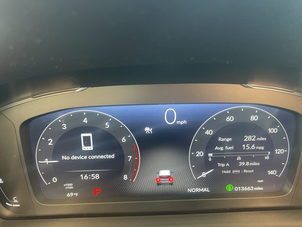 Used 2023 Honda Pilot Elite image 12