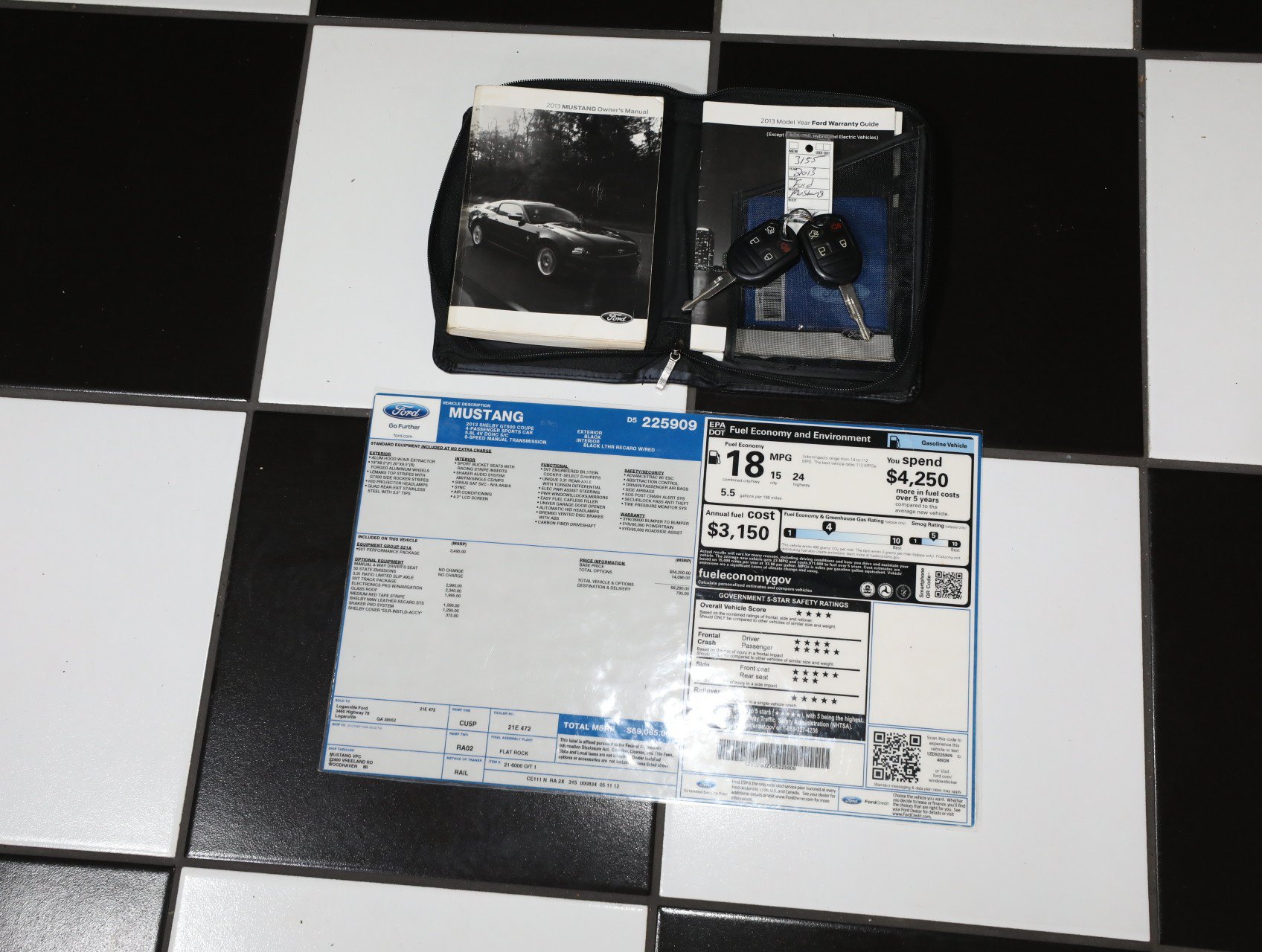 Used 2013 Ford Mustang Shelby GT500 RWD image 86