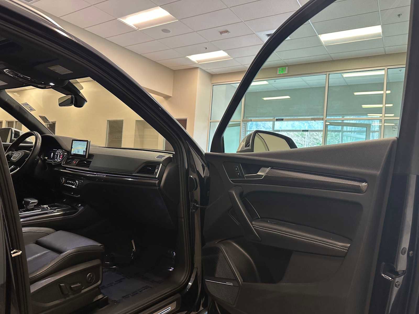 Used 2018 Audi SQ5 Prestige w/ Prestige Package AWD/4WD image 29