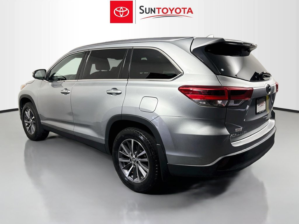 Used 2019 Toyota Highlander XLE AWD/4WD image 5