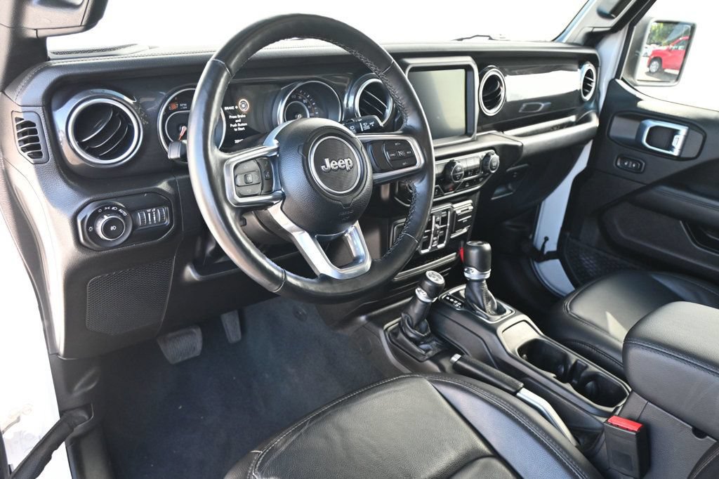 Used 2022 Jeep Wrangler Unlimited Sahara AWD/4WD image 14