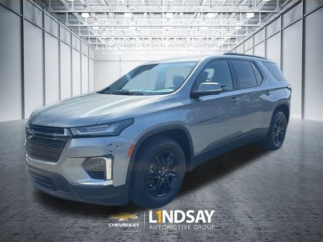 Used 2023 Chevrolet Traverse LT w/ Midnight/Sport Edition image 2