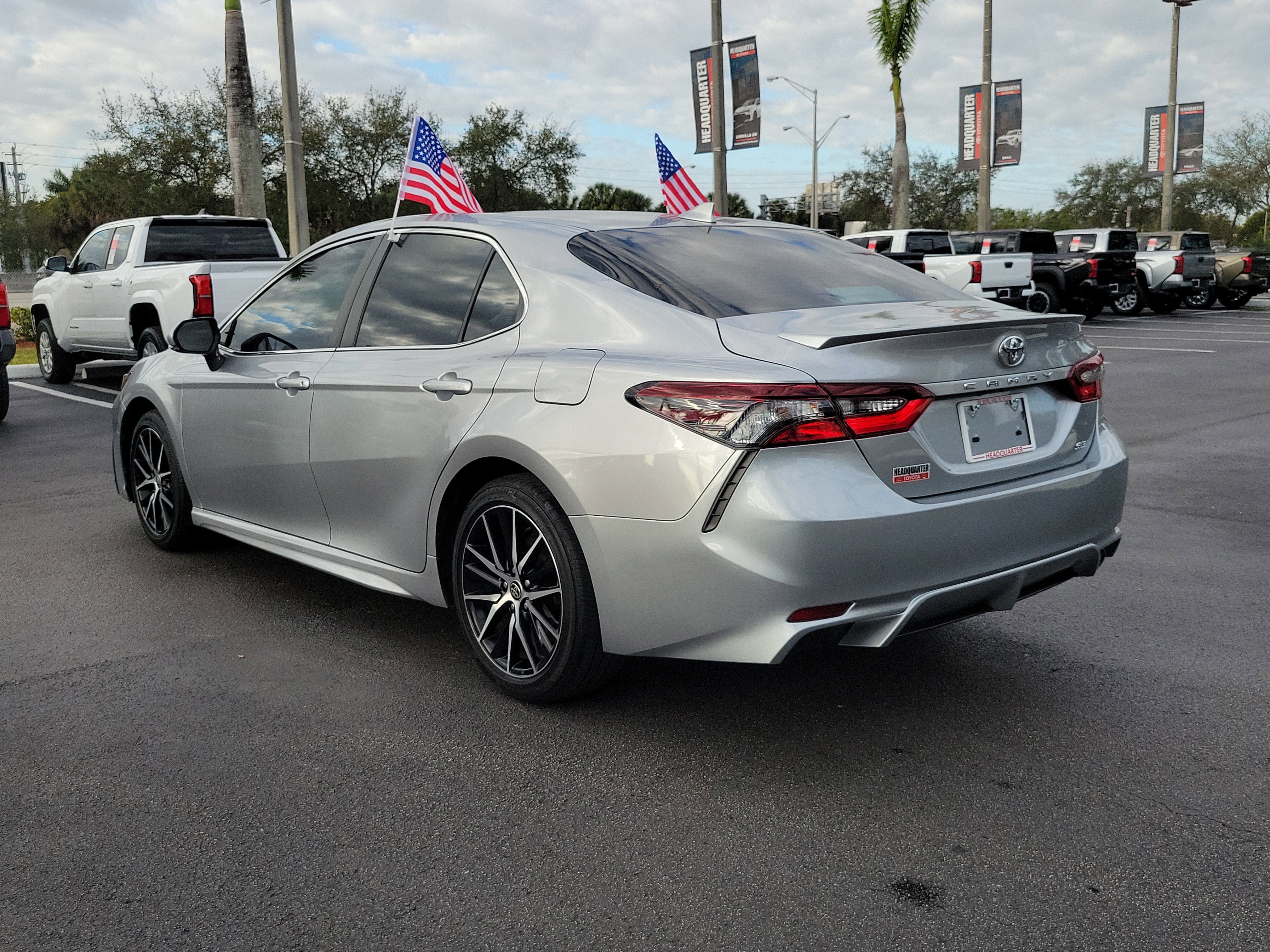 Used 2022 Toyota Camry SE image 8