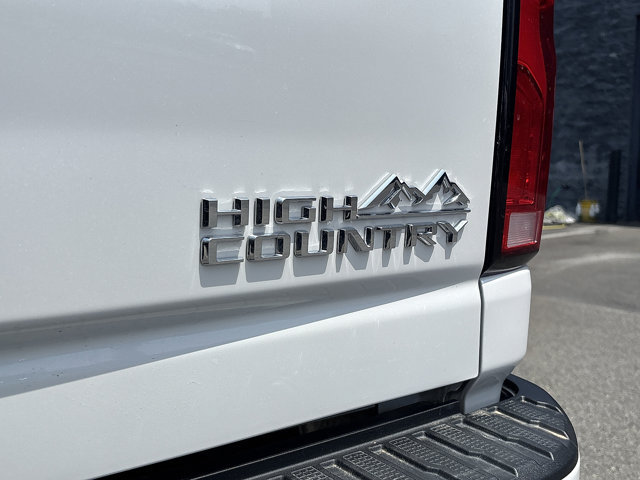 Used 2024 Chevrolet Silverado 2500 High Country w/ High Country Premium Package AWD/4WD image 10