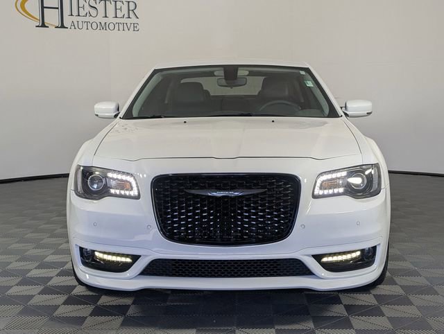 Used 2023 Chrysler 300 Touring L RWD image 3