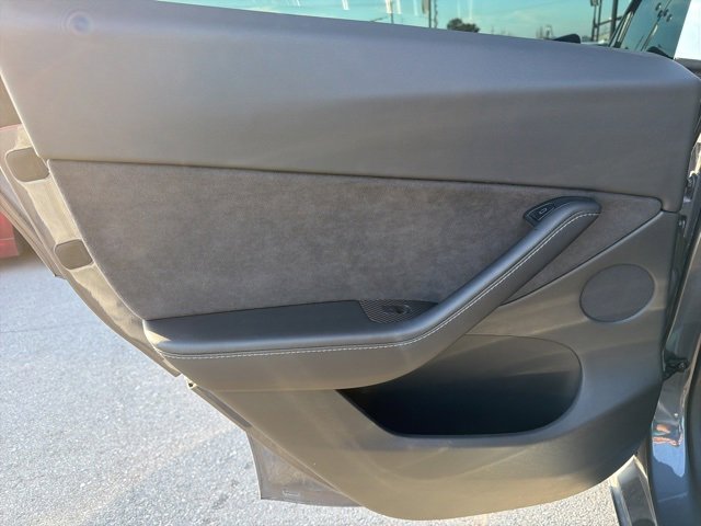 Used 2021 Tesla Model Y Long Range image 18