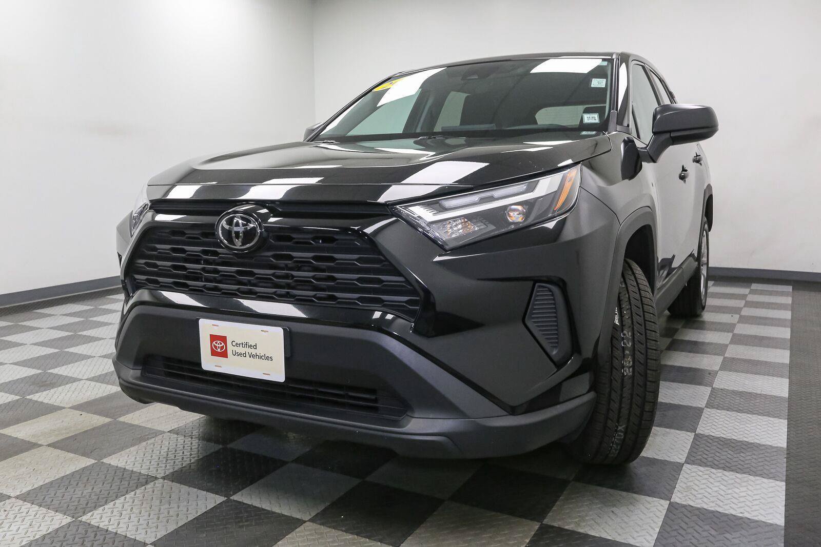 Certified 2024 Toyota RAV4 LE AWD/4WD image 5