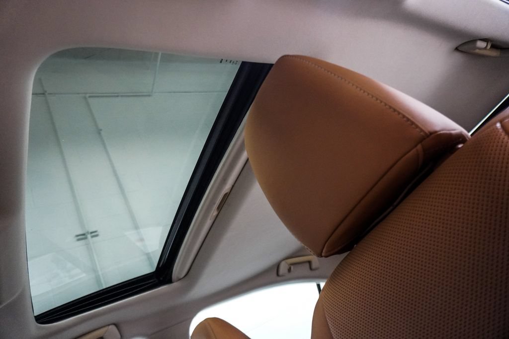Used 2018 Lexus ES 350 w/ Luxury Package w/Wood Trim FWD image 19