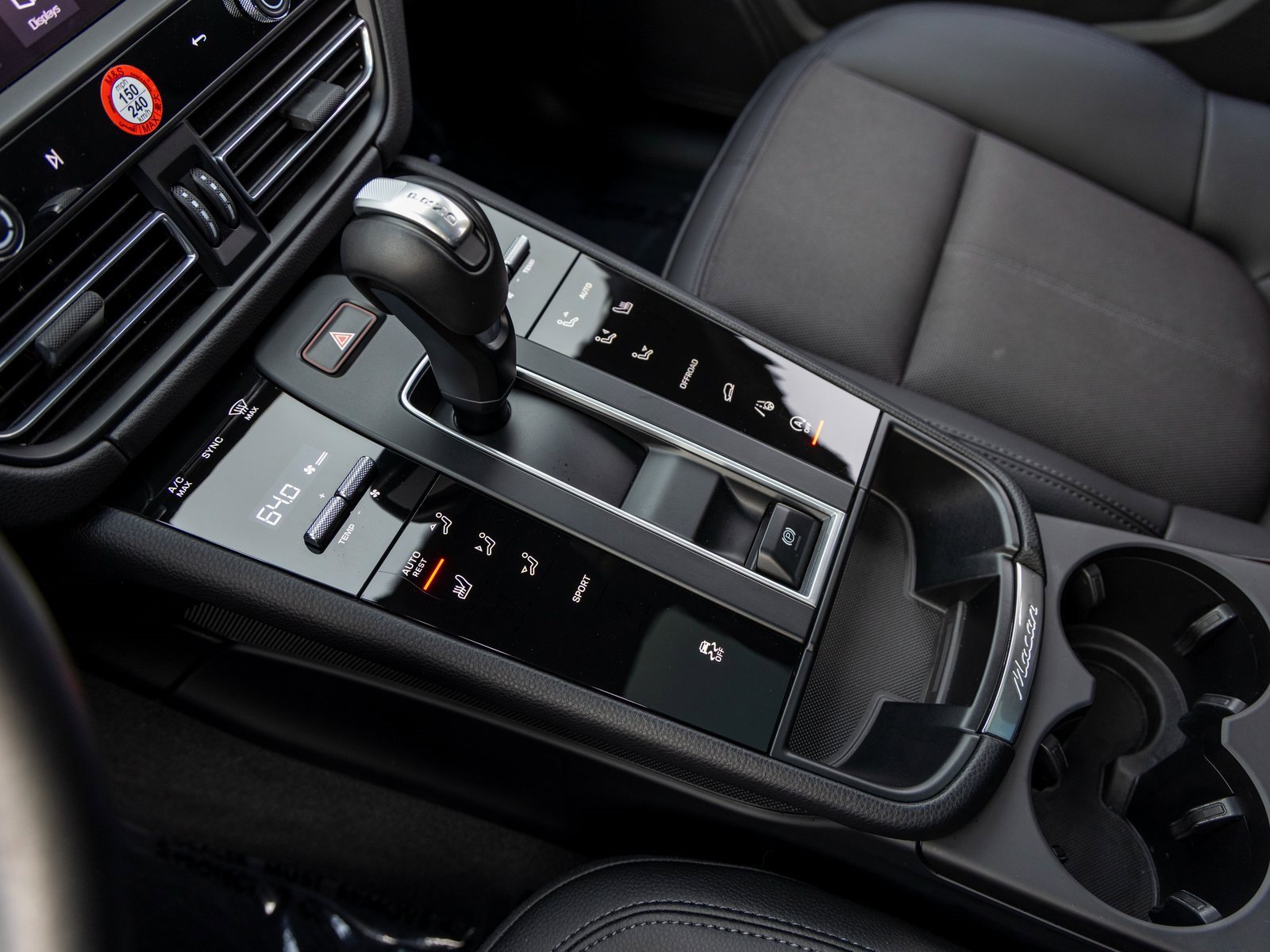 Certified 2025 Porsche Macan image 35