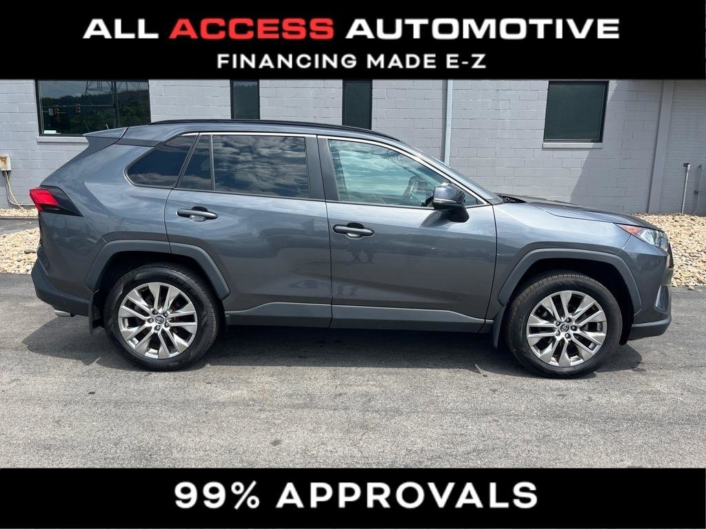 Used 2020 Toyota RAV4 XLE Premium image 1