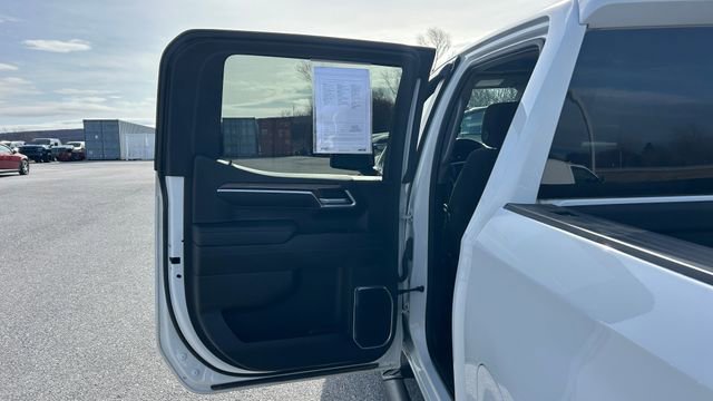 Certified 2022 Chevrolet Silverado 1500 RST w/ Redline Edition AWD/4WD image 30