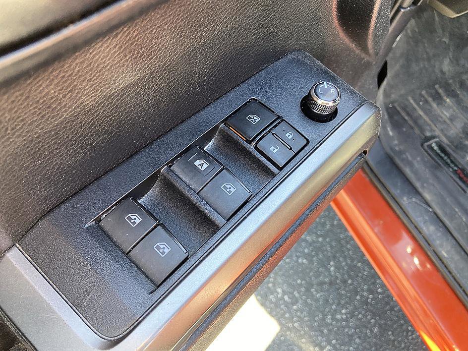 Used 2018 Toyota Tacoma SR5 RWD image 10