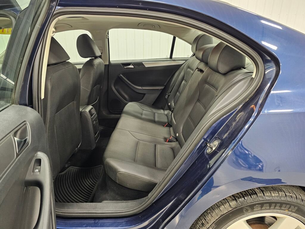 Used 2011 Volkswagen Jetta TDI image 13