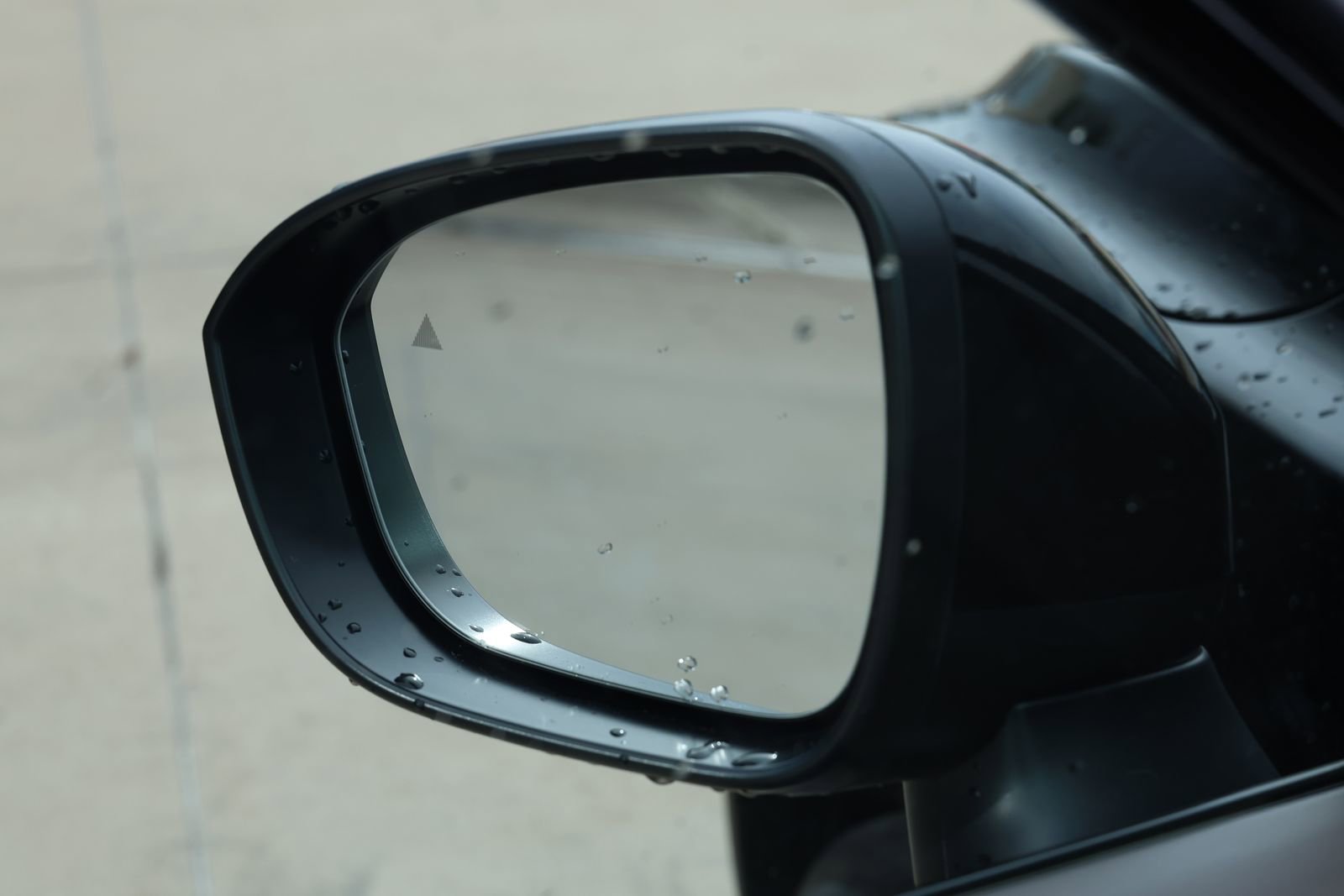 Used 2024 Nissan Rogue SV image 9