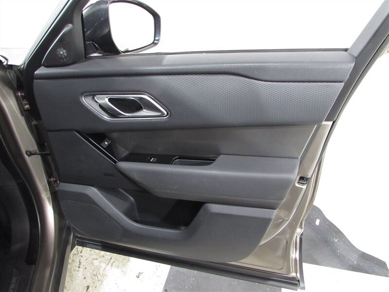 Used 2018 Land Rover Range Rover Velar AWD/4WD image 80