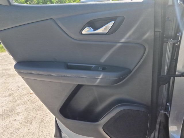 Used 2025 Chevrolet Blazer LT FWD image 26