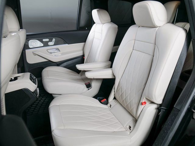 Used 2025 Mercedes-Benz GLS 63 AMG 4MATIC image 13