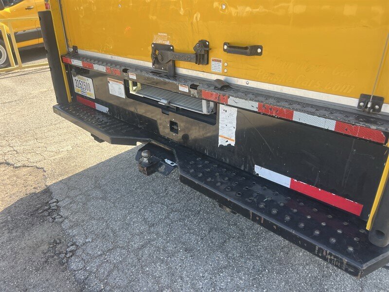Used 2022 Ford E-350 and Econoline 350 Super Duty RWD image 10