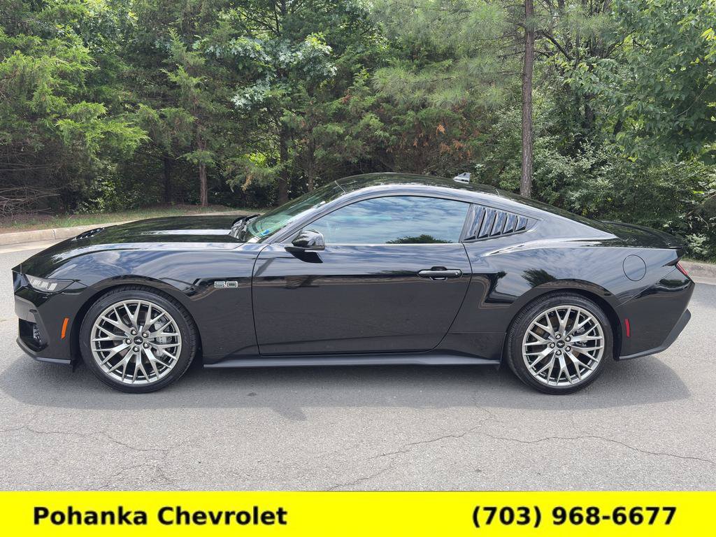 Used 2025 Ford Mustang GT Premium RWD image 4