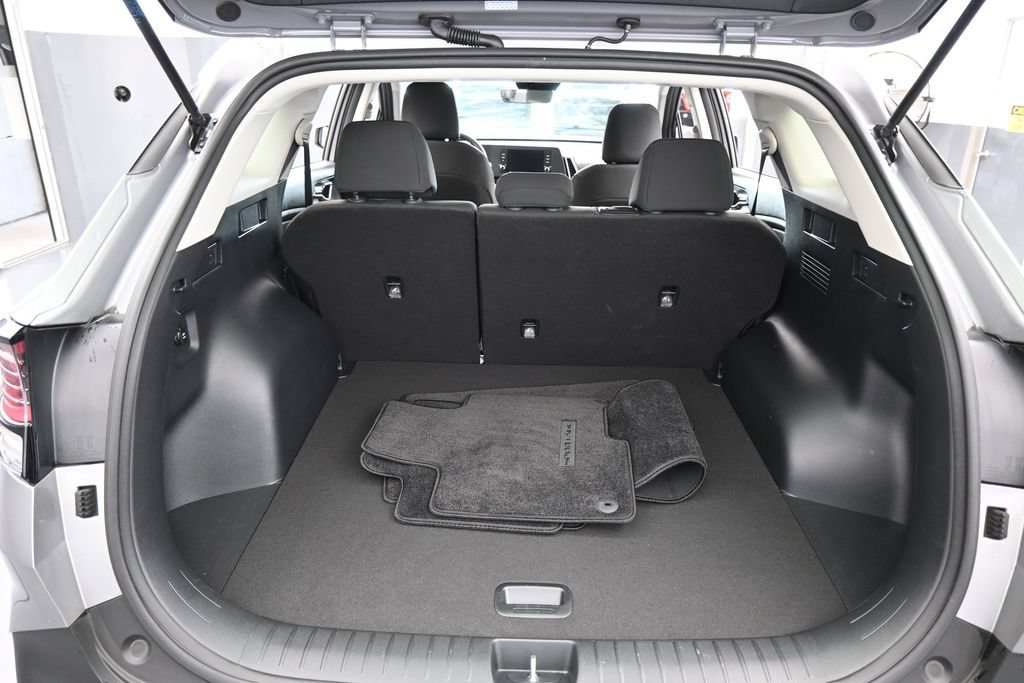 Used 2025 Kia Sportage LX FWD image 37