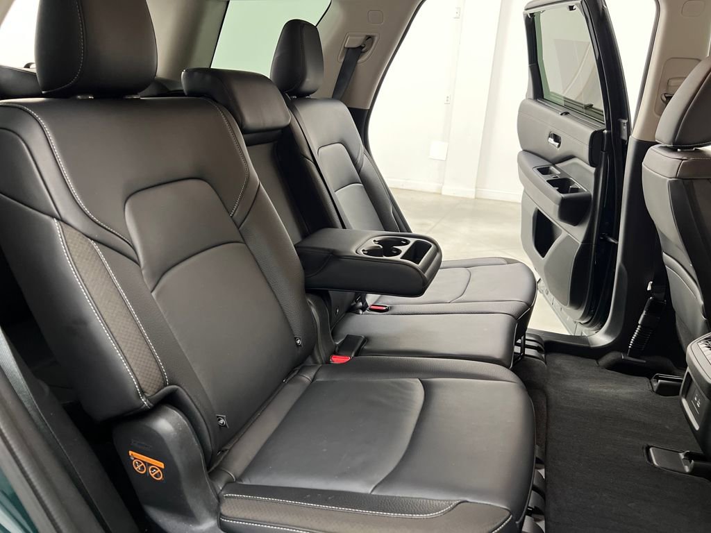Used 2025 Nissan Pathfinder SL image 17