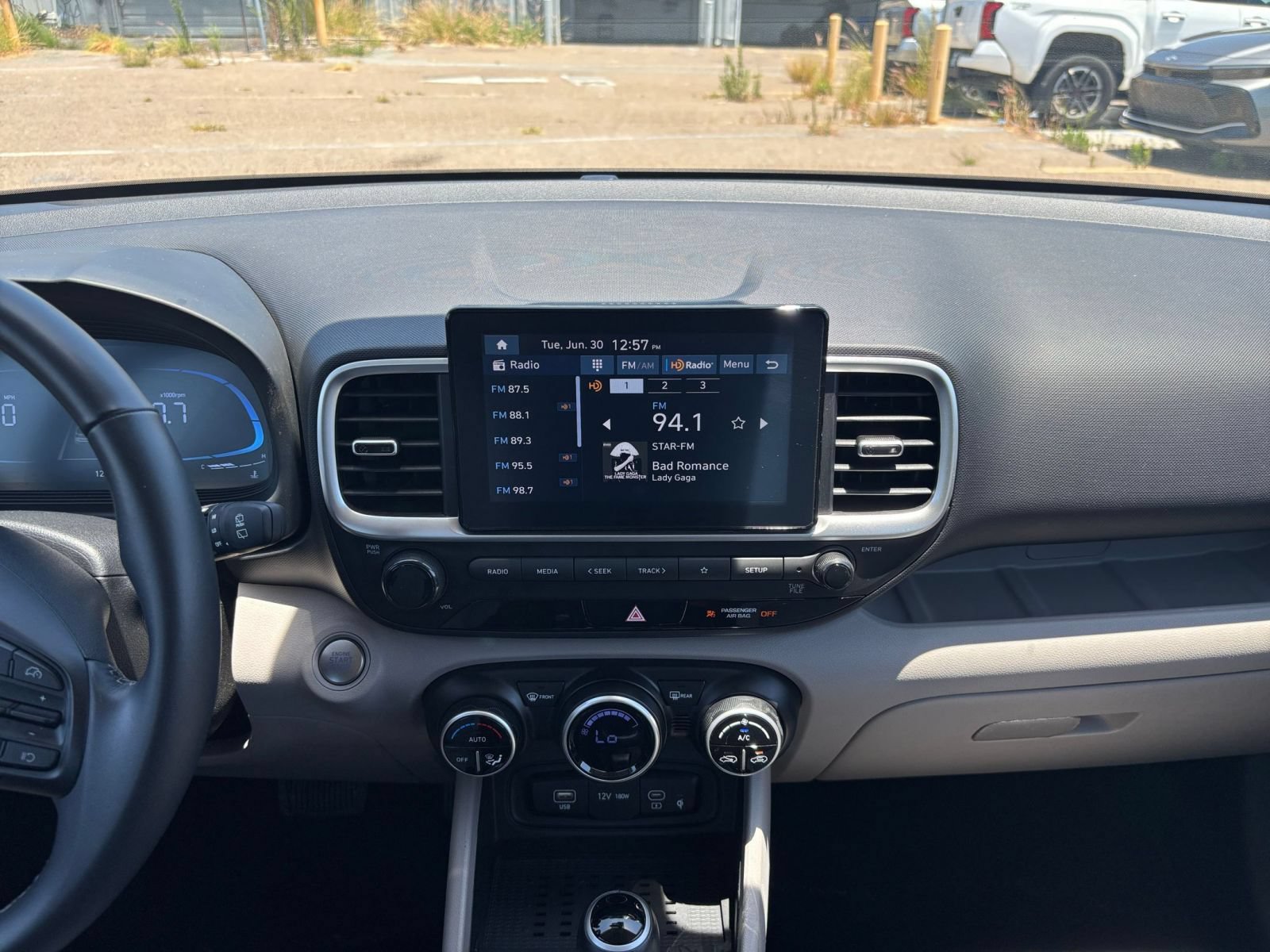 Used 2026 Hyundai Venue SEL FWD image 17