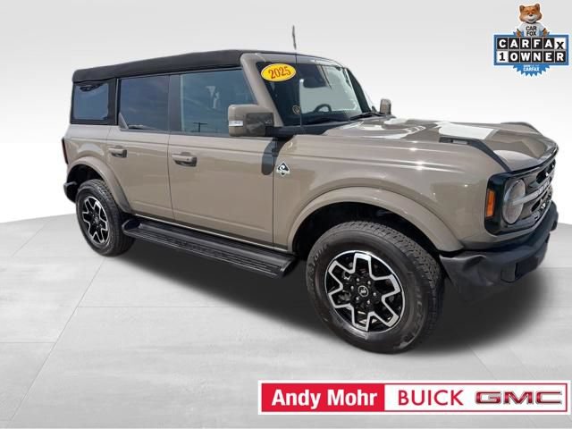 Used 2025 Ford Bronco Outer Banks AWD/4WD image 2