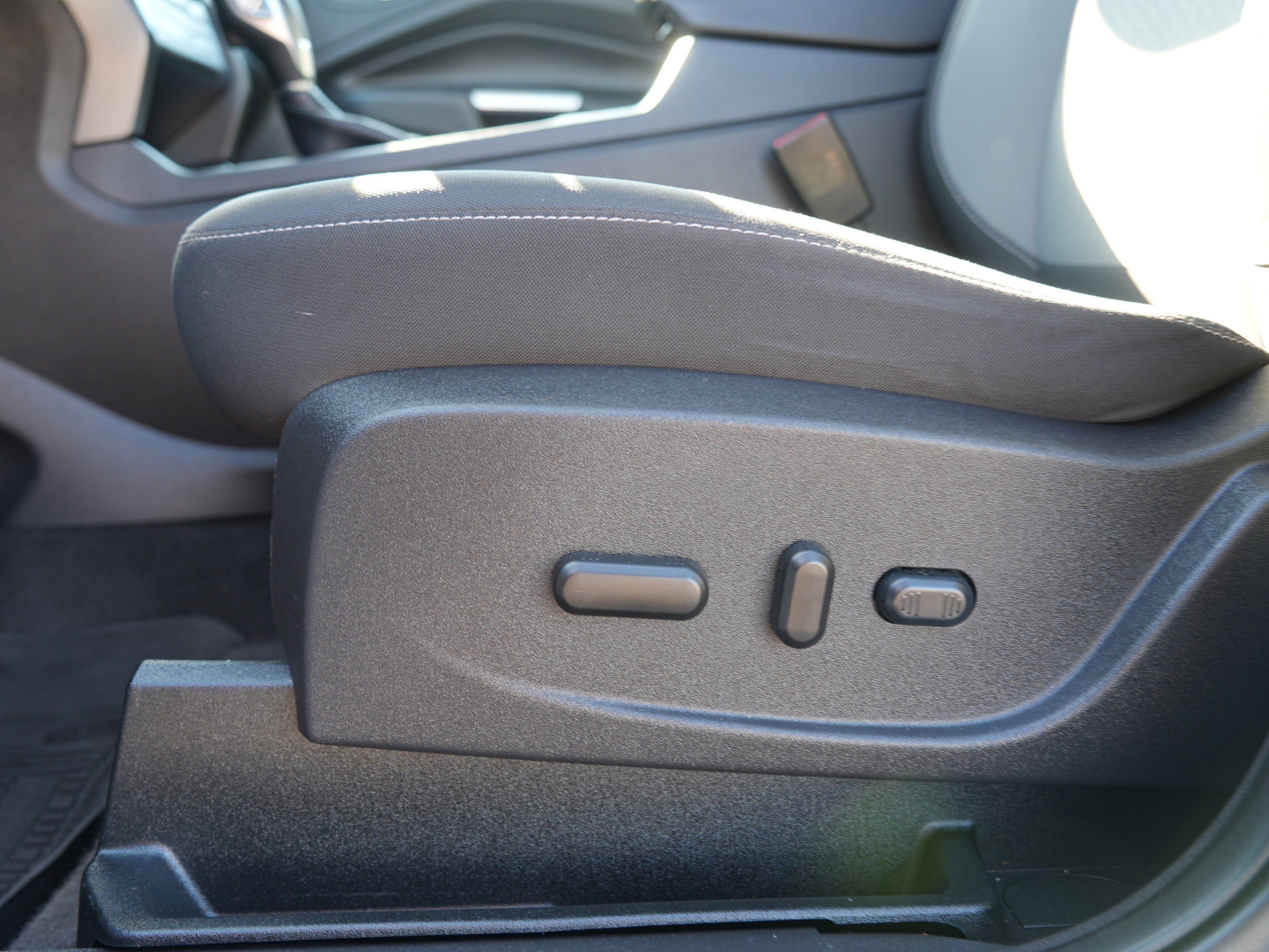 Used 2018 Ford Escape SE AWD/4WD image 15
