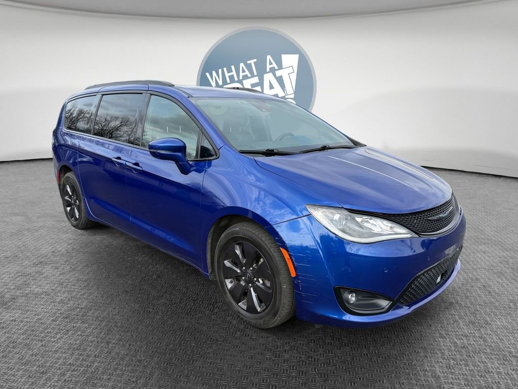 Used 2020 Chrysler Pacifica Limited w/ Advanced Safetytec Group image 1