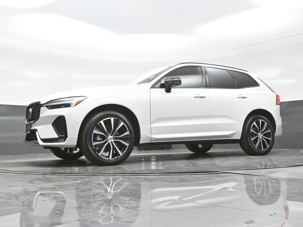 Used 2024 Volvo XC60 B5 Plus w/ Protection Package Premier image 28