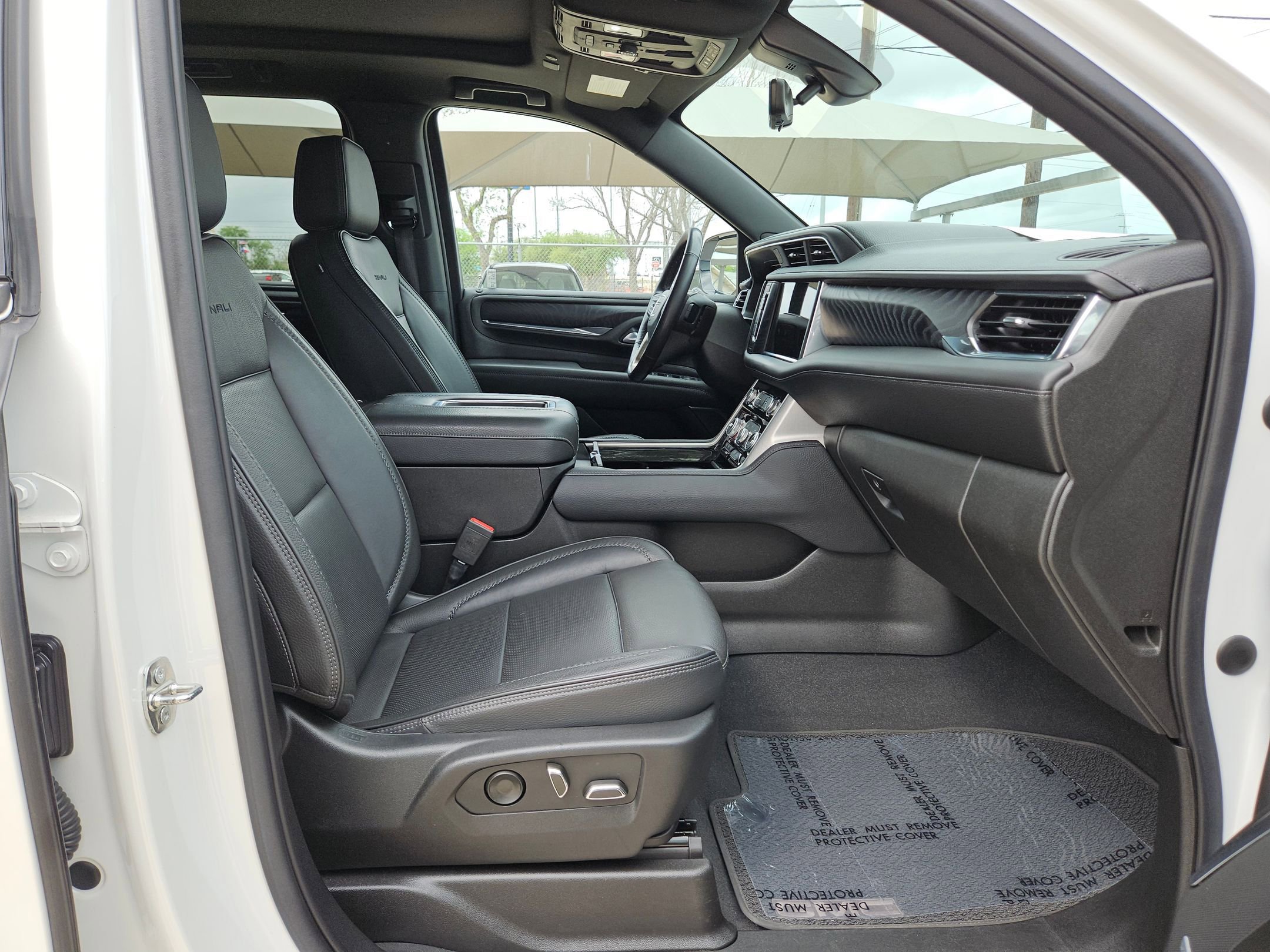 Certified 2022 GMC Yukon XL Denali w/ Denali Premium Package image 27