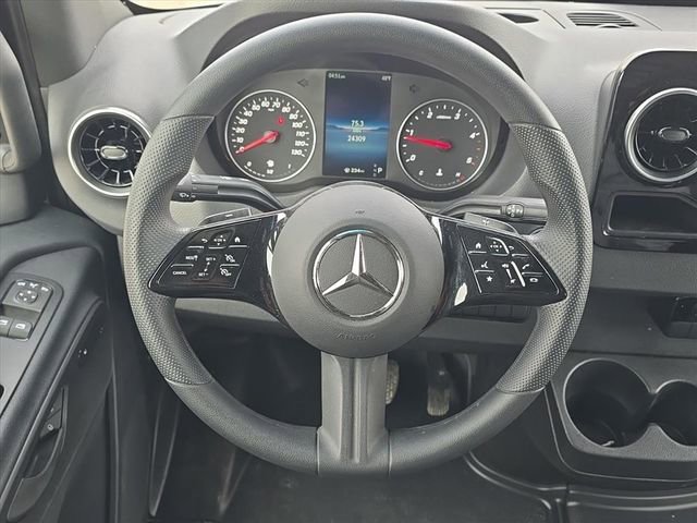 Used 2025 Mercedes-Benz Sprinter 2500 image 27