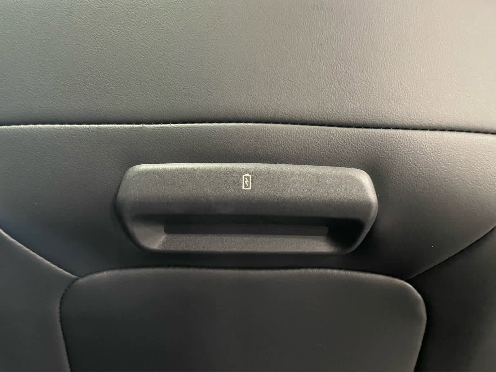 Used 2025 Ford Expedition Platinum w/ Stealth Performance Package AWD/4WD image 45