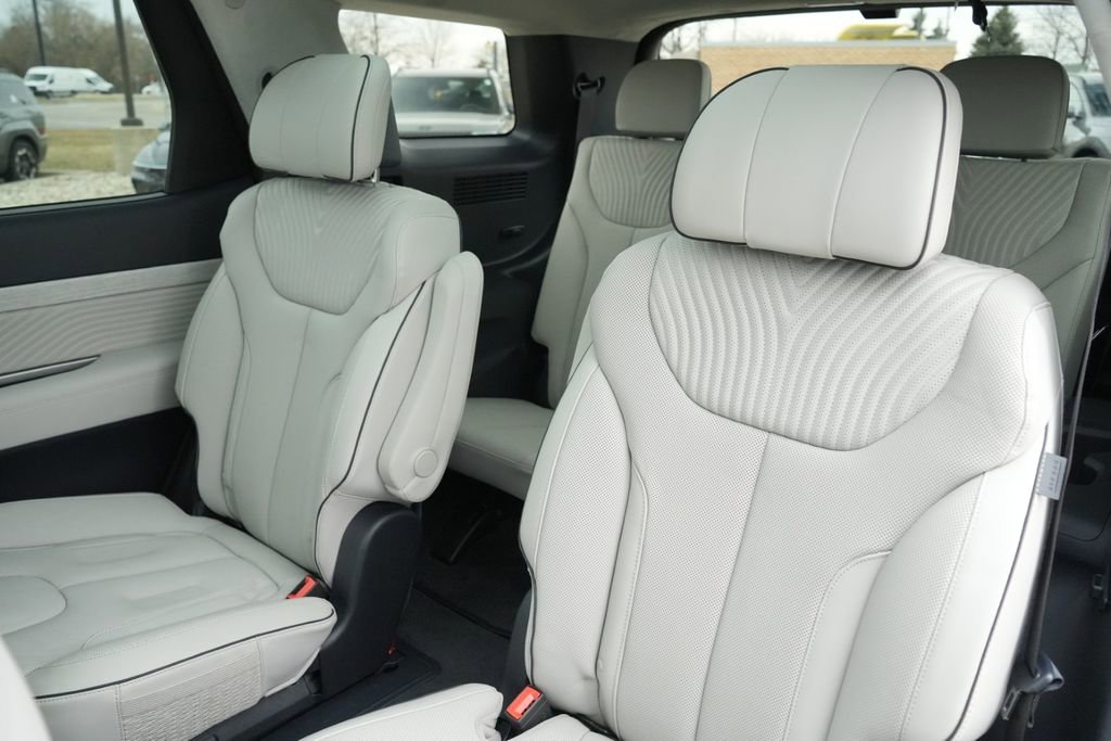 Used 2025 Hyundai Palisade Calligraphy image 27
