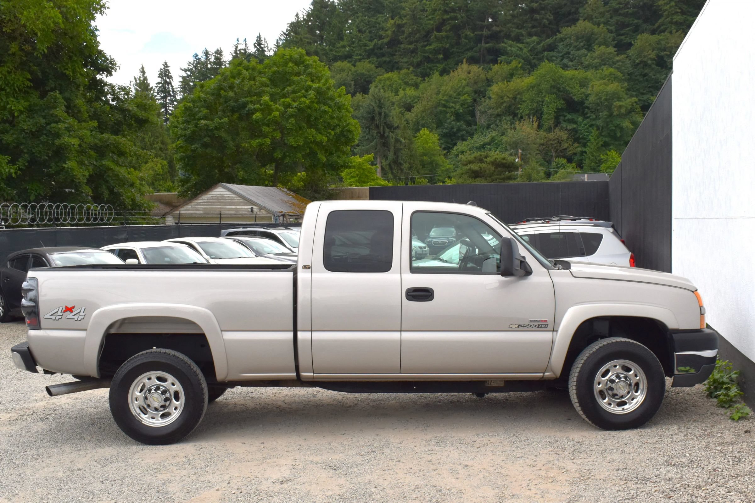 Used 2005 Chevrolet Silverado 2500 LT w/ Heavy-Duty Power Package AWD/4WD image 39