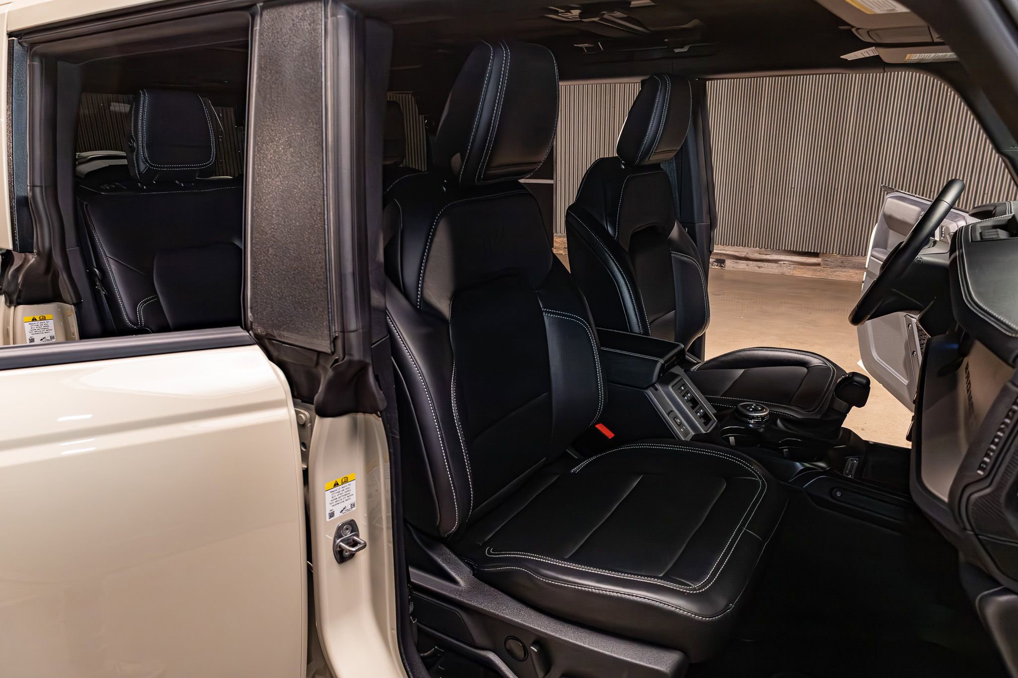 Used 2025 Ford Bronco Outer Banks image 26