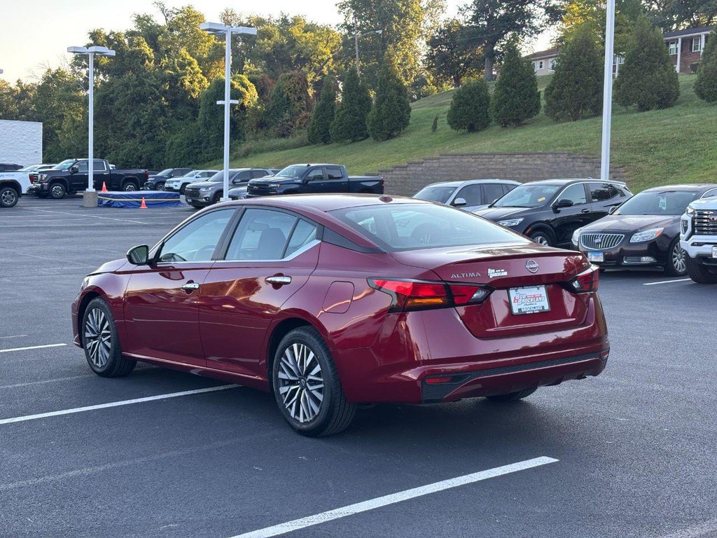 Used 2023 Nissan Altima 2.5 SV FWD image 5