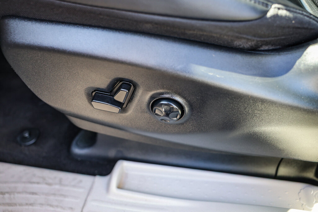 Used 2024 Chrysler Pacifica Touring-L FWD image 13