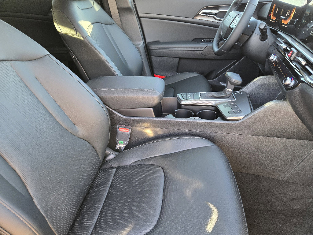 New 2026 Kia Sportage EX w/ EX Panorama Roof Package image 10