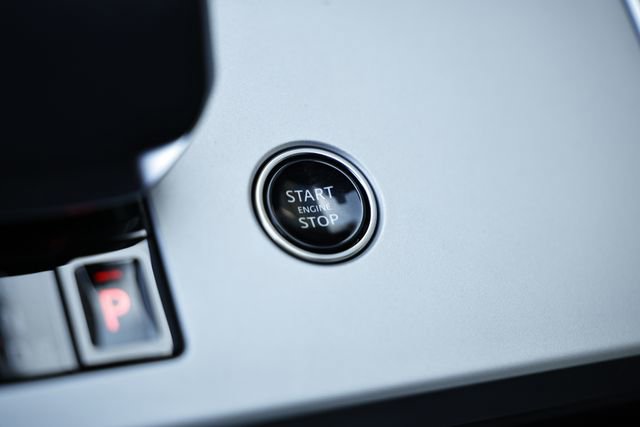 New 2026 Land Rover Range Rover Long Wheelbase SE image 49