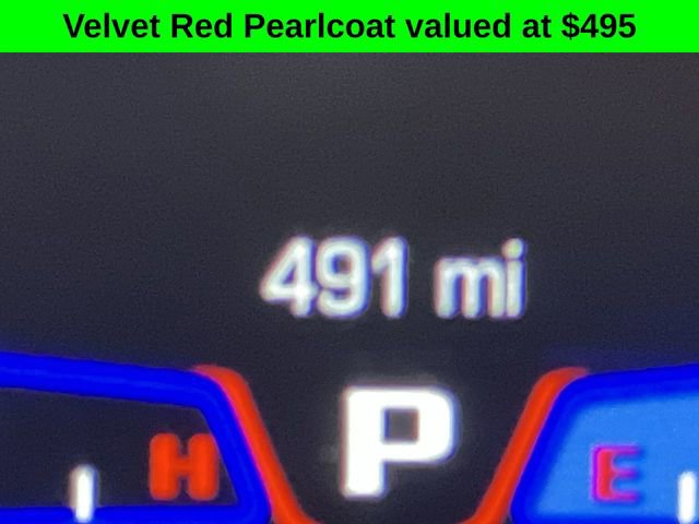 Used 2023 Chrysler 300 C image 2