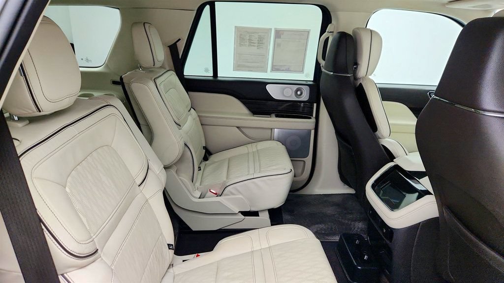 Used 2024 Lincoln Navigator Black Label AWD/4WD image 24