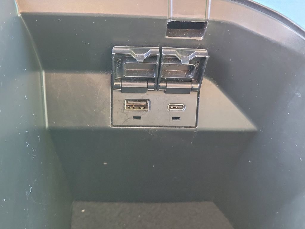 Used 2023 Toyota Camry SE w/ Convenience Package FWD image 33