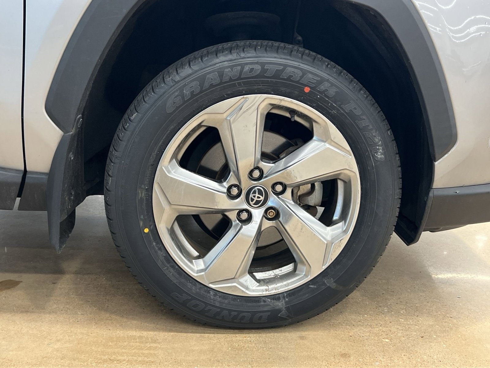 Used 2020 Toyota RAV4 Limited image 11