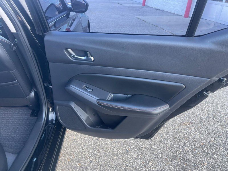 Used 2019 Nissan Altima 2.5 SR FWD image 14