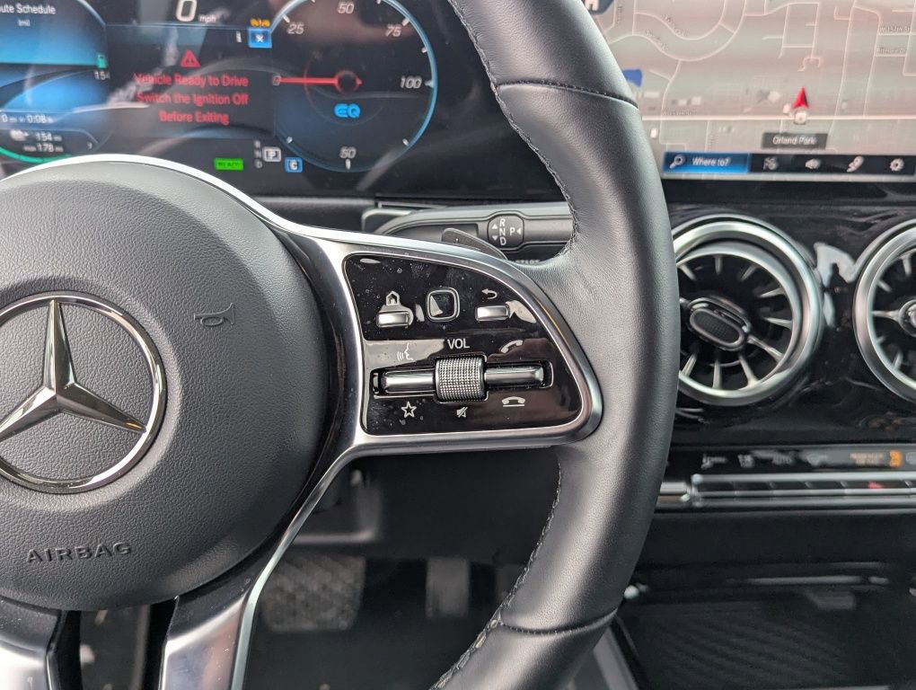 Used 2023 Mercedes-Benz EQB 300 4MATIC image 28